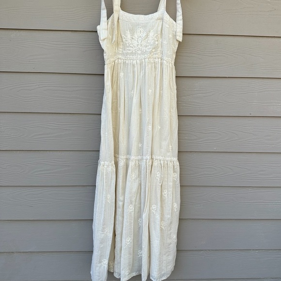 Star Mela Dresses & Skirts - Star Mela Cream Maxi Dress